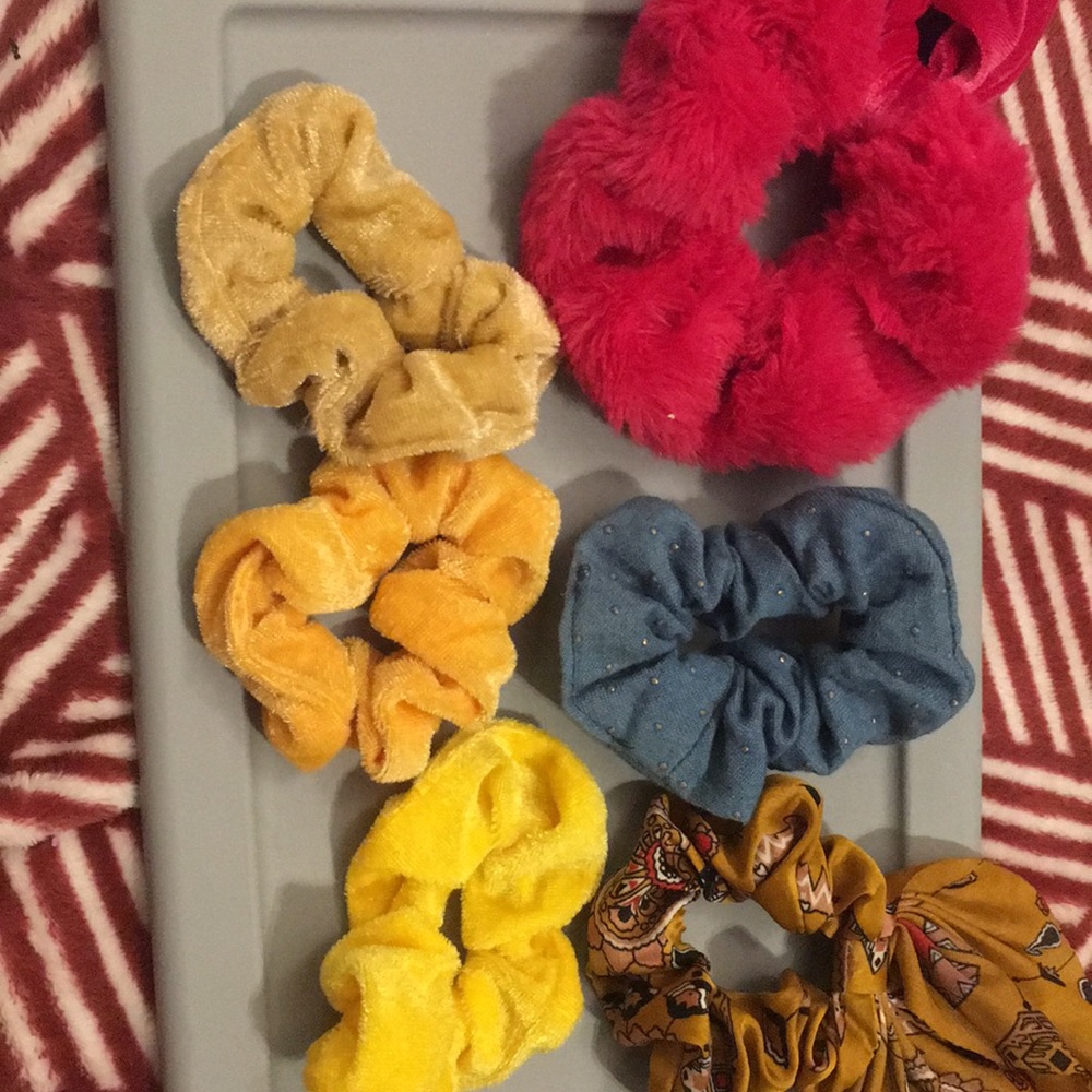 6 pack of scrunchies